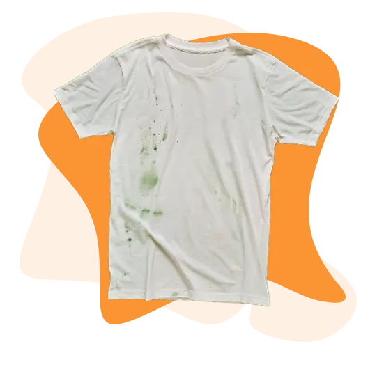 Een volledig vlekvrij wit shirt na gebruik van de vlekverwijderaar
